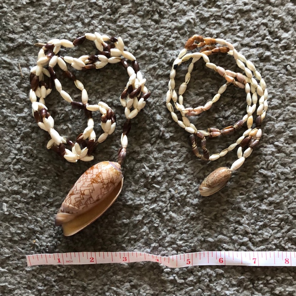 Vintage Patterned Seashell Necklaces - image 2